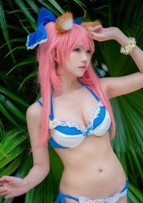 穿丝袜下面流白色液体_4K超清在线观看